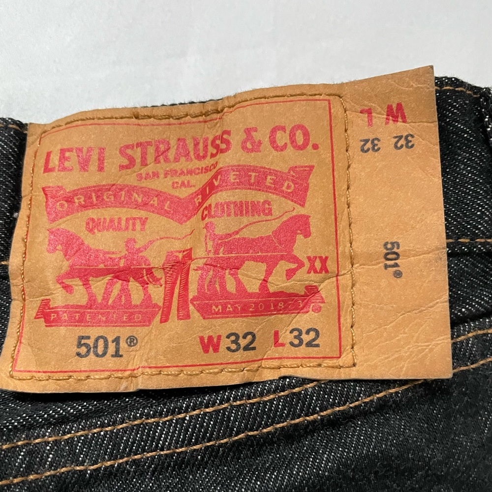 SOLD! Levi's Men's 501 Original Jeans Straight Leg Button Fly 100% Black 32/32